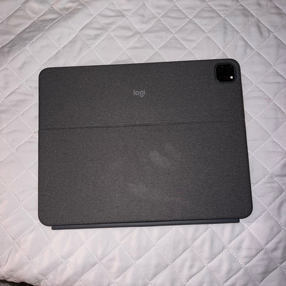 Logitech Combo Touch iPad Pro 12.9-inch - Picture 3 of 9